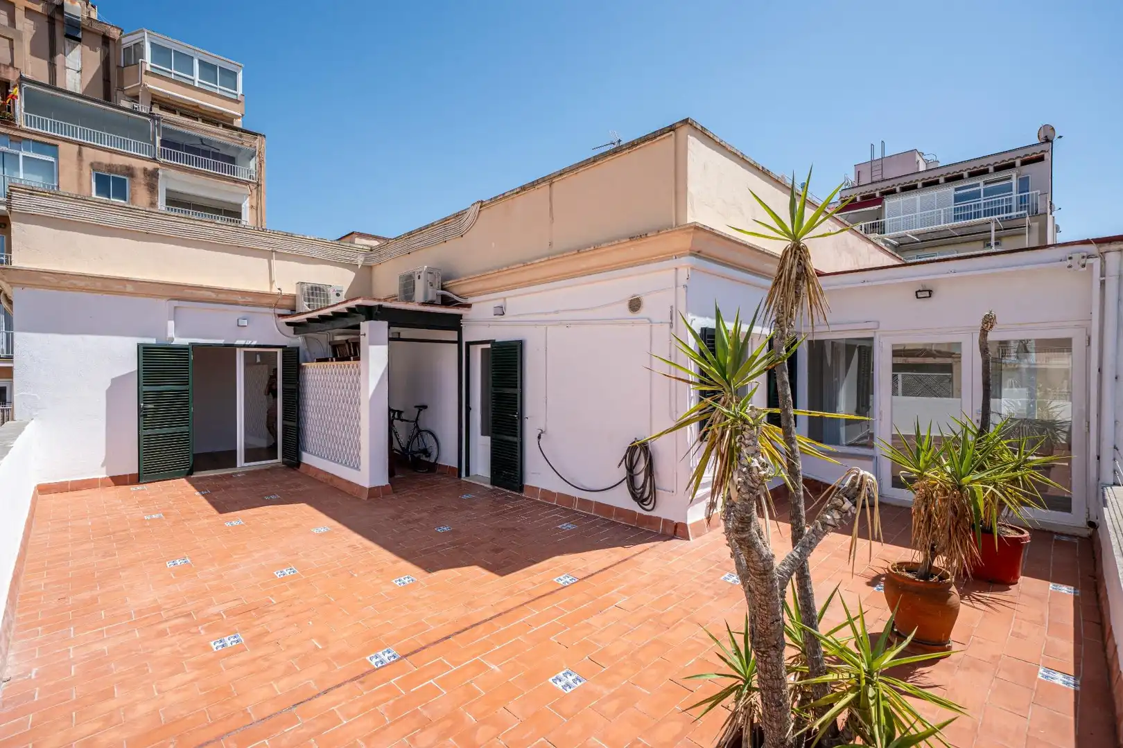 Attic for rent in Santa Catalina