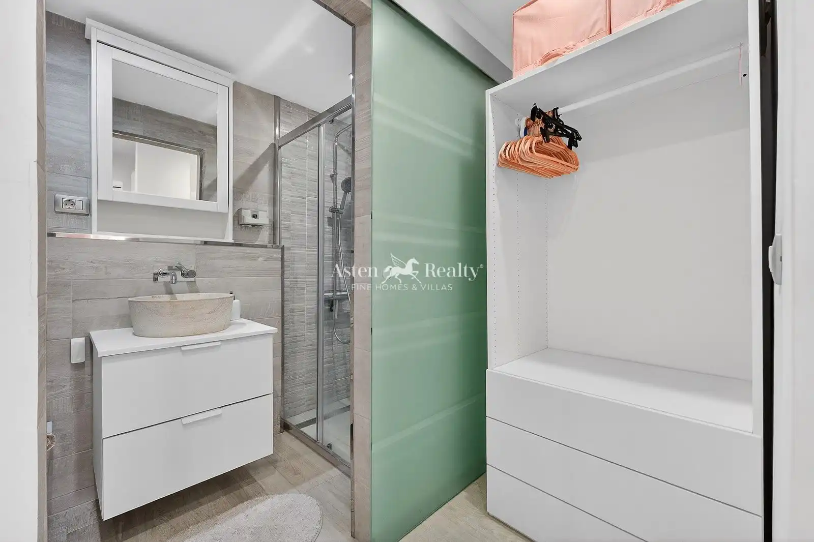 Baño de Dúplex en venta en Adeje con Aire acondicionado, Terraza y Amueblado