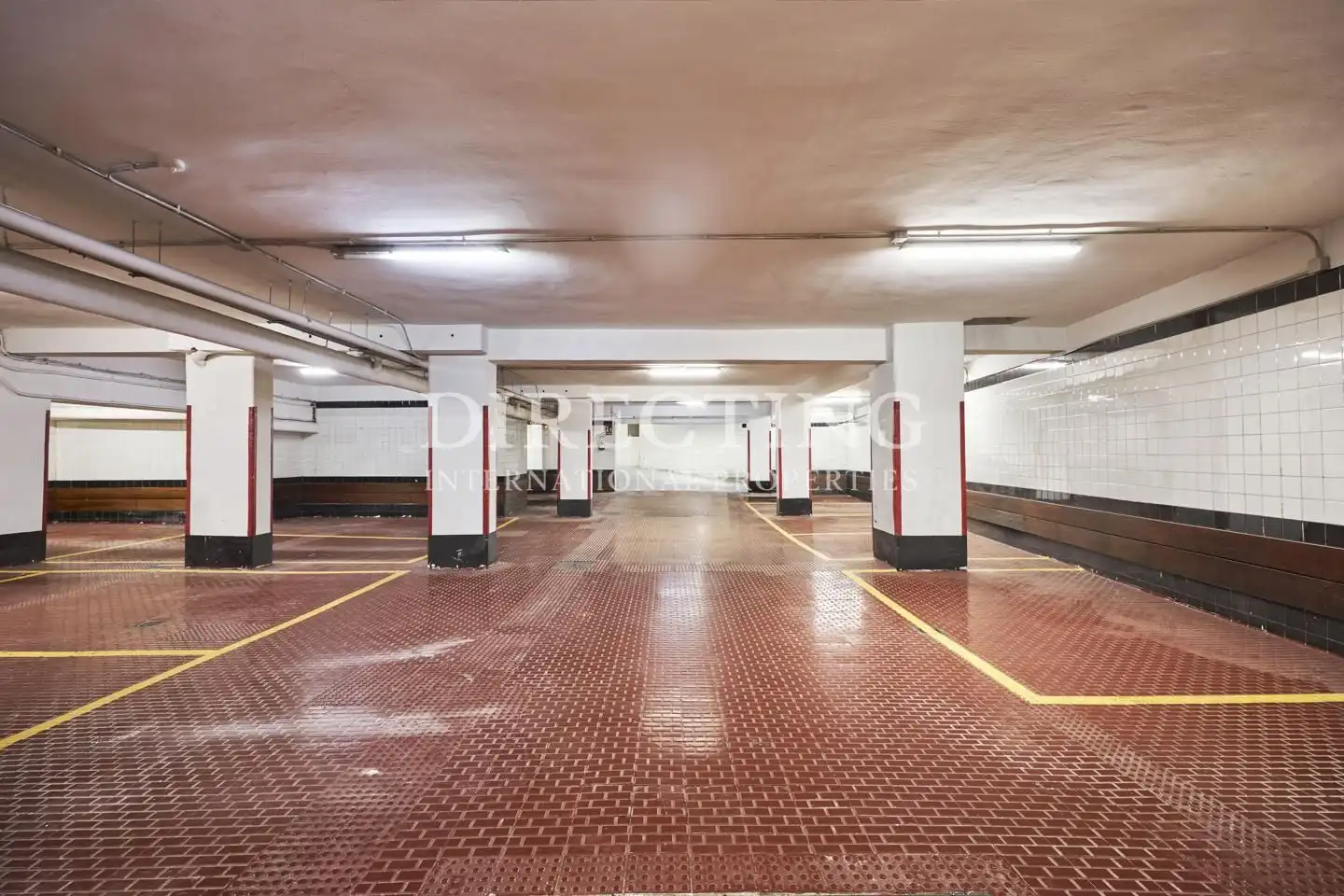 Parkplatz von Wohnung zum Verkauf in Madrid mit Klimaanlage und Heizung