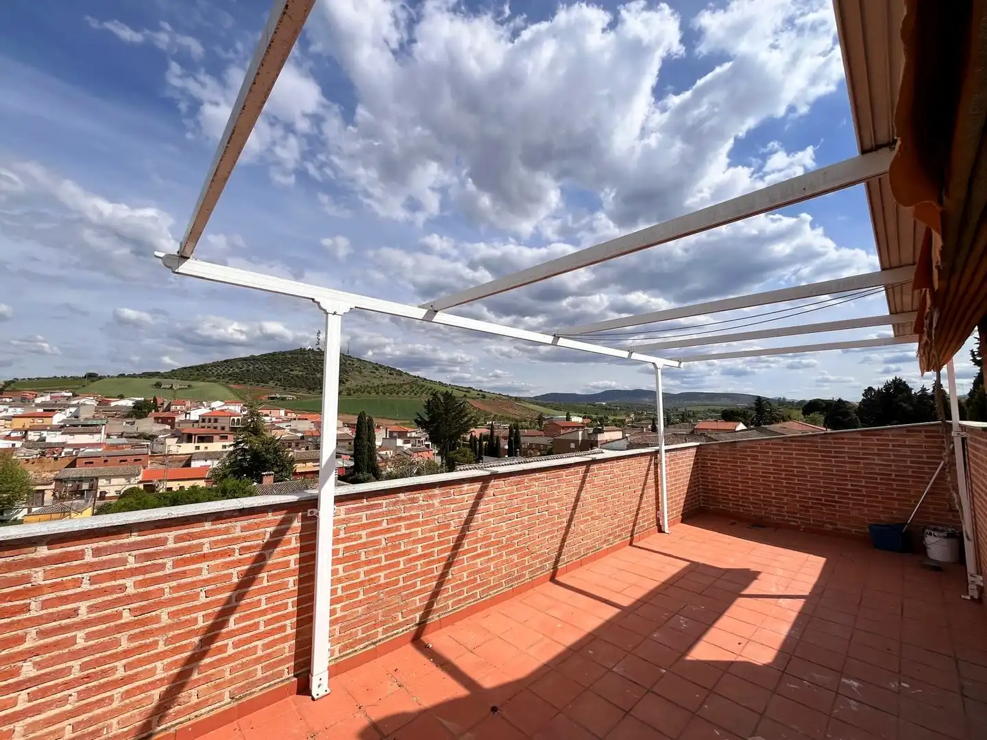 Terrasse von Wohnung zum Verkauf in Los Navalmorales mit Klimaanlage und Heizung