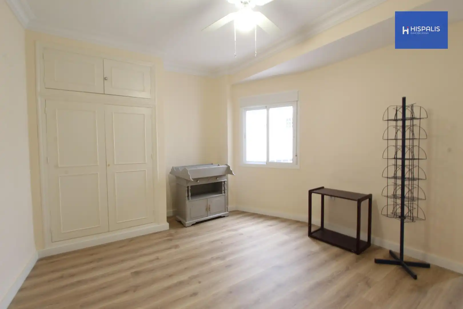Ground floor for sale in Sevilla  with Air Conditioner and Heating