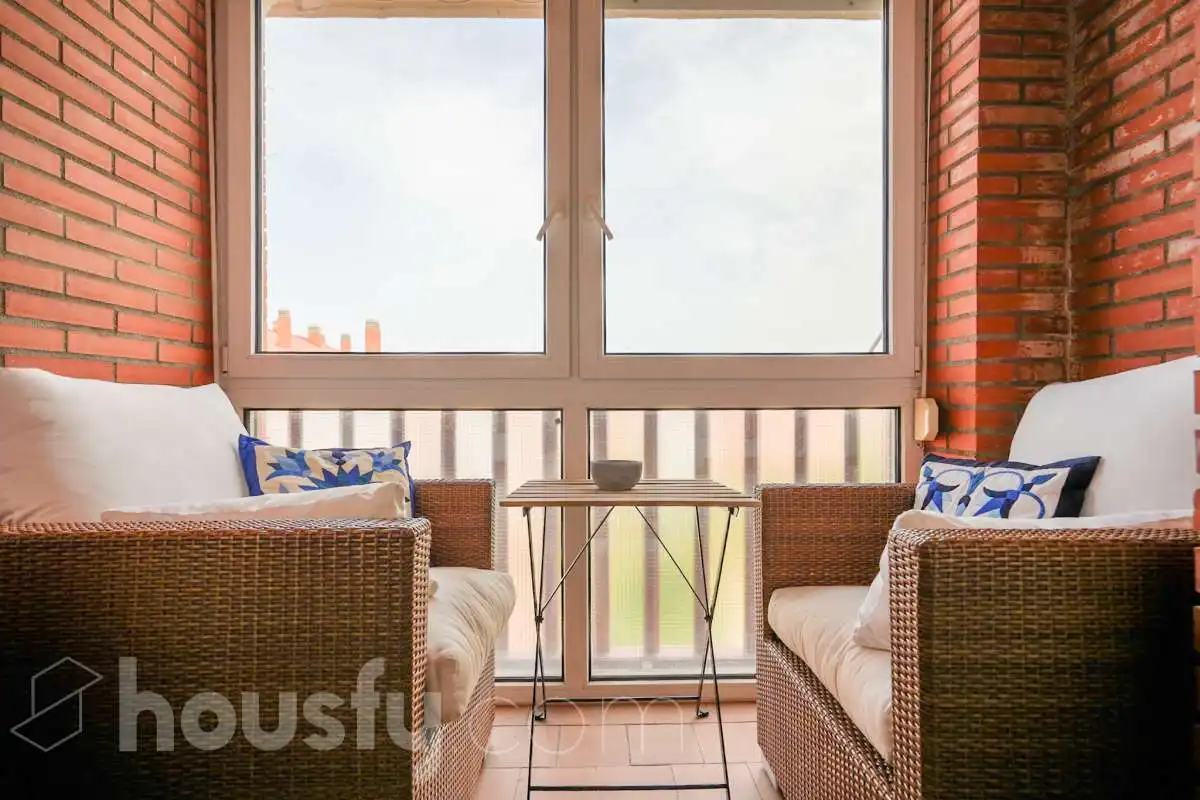 Balcony of Flat for rent in Madrid  with Air Conditioner, Heating and Furnished