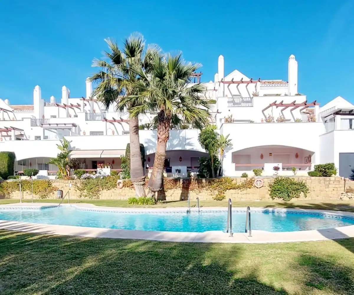 Apartamento con piscina en venta en Nueva Andalucía