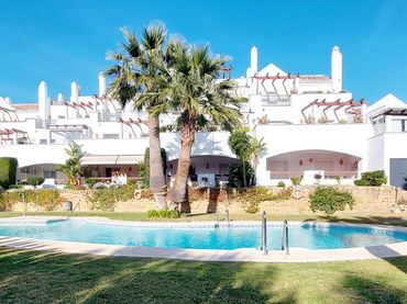 Apartament amb piscina en venda a Nueva Andalucía