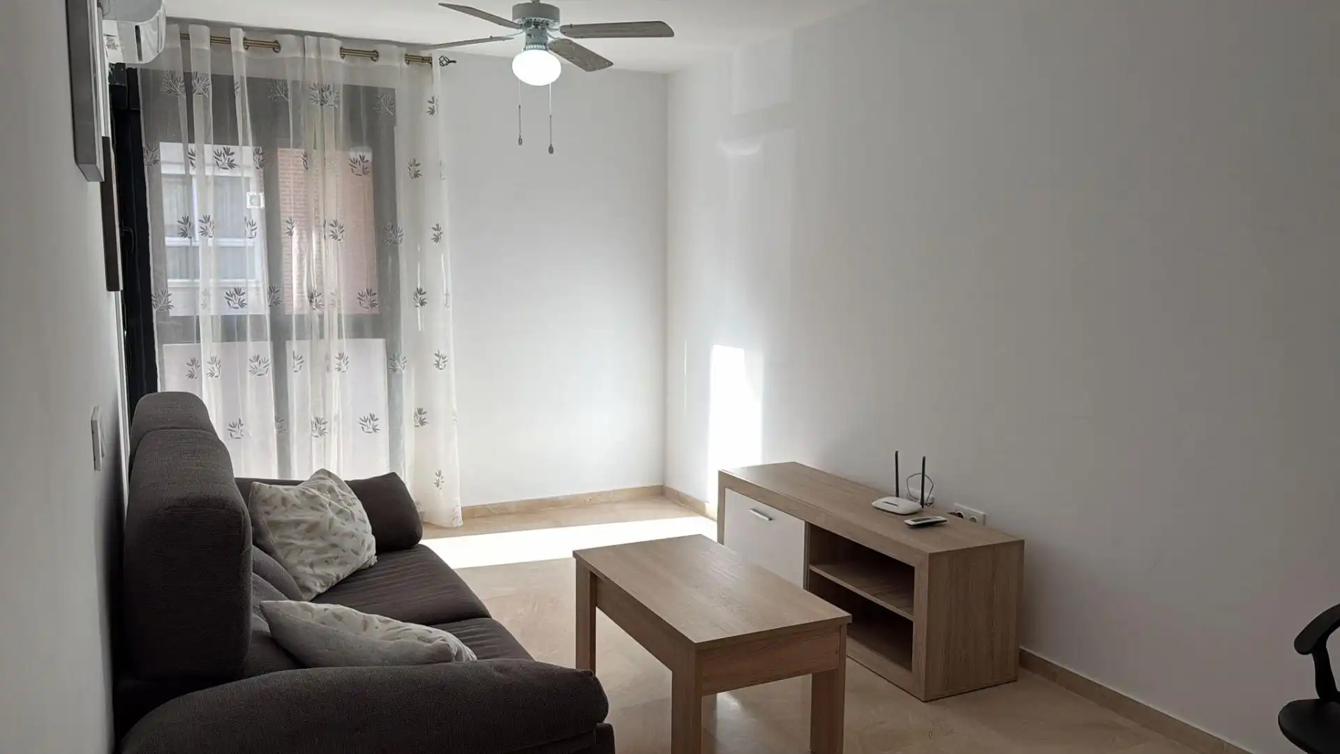Living room of Flat for sale in Elche / Elx  with Air Conditioner and Furnished