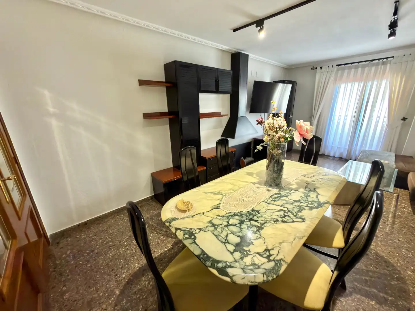 Comedor de Piso de alquiler en Xirivella con Aire acondicionado, Calefacción y Terraza