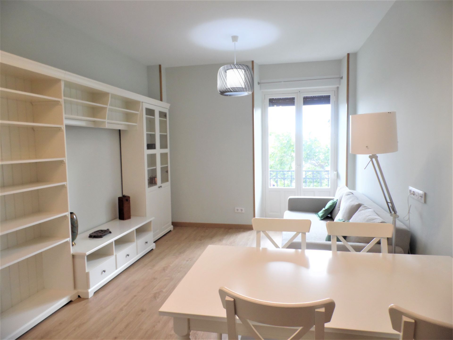 Habitación de Piso de alquiler en  Madrid Capital con Aire acondicionado, Calefacción y Amueblado