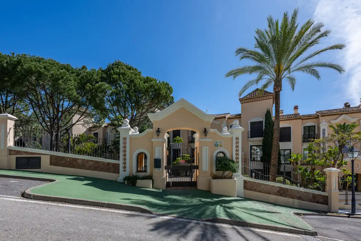 Piso con terraza en venta en Urbanizacion el Herrojo 2, imagen 60
