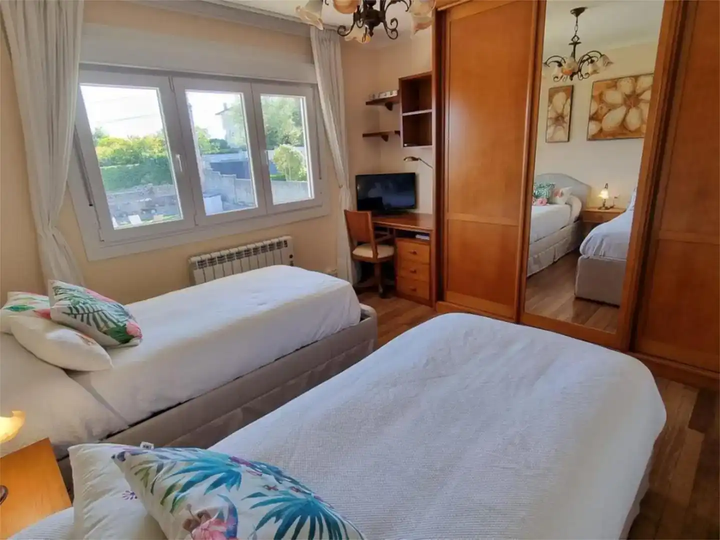 Bedroom of Houses for rent in Bergondo  with Parquet flooring, Storage room and Swimming Pool