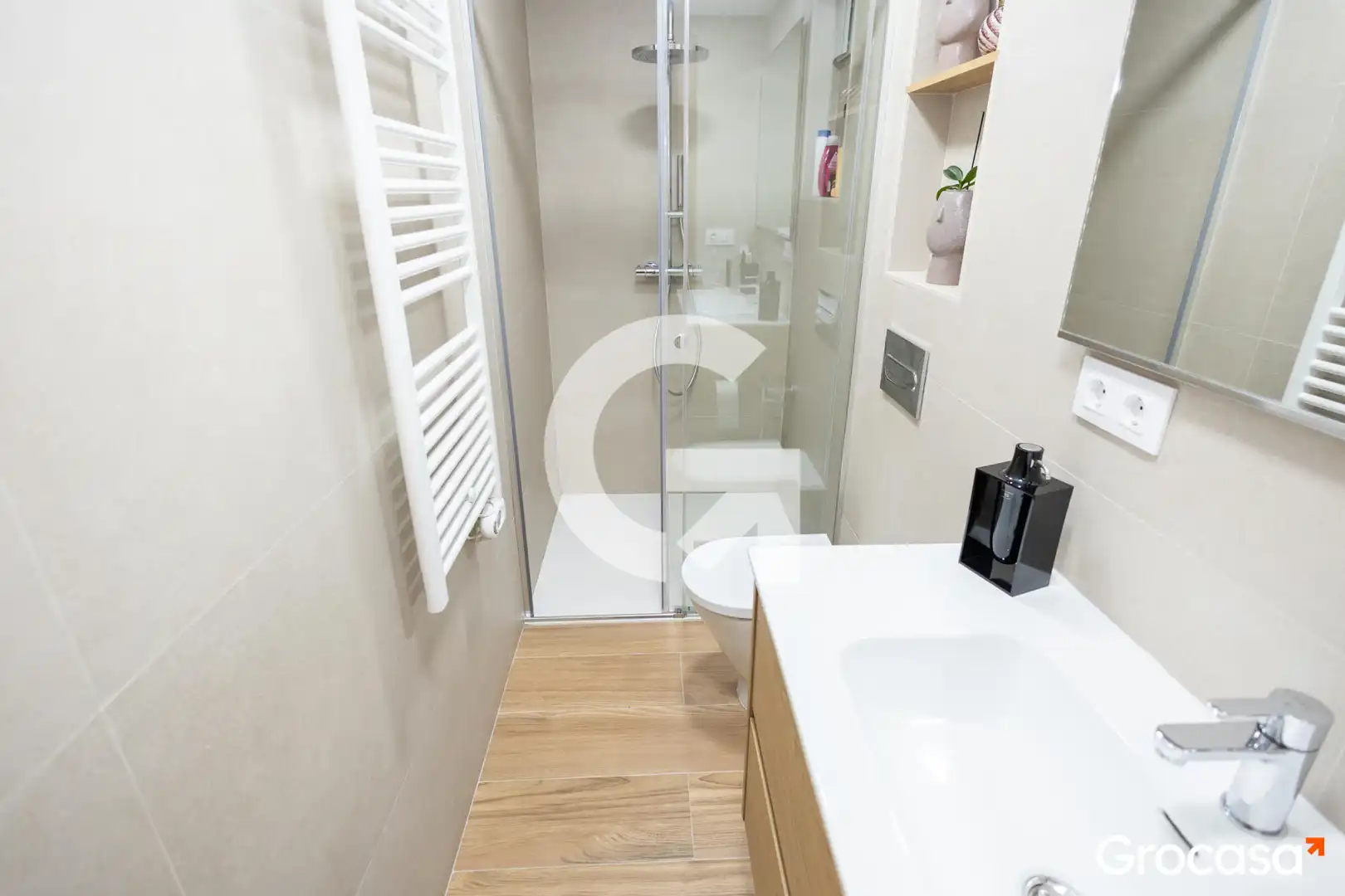 Bathroom of Flat for sale in Barcelona  with Air Conditioner, Heating and Furnished