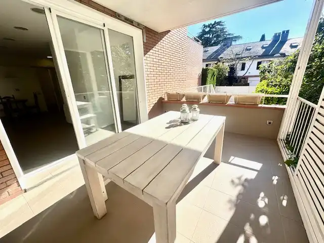 Terrassa de Casa adosada en venda en Sant Cugat del Vallès amb Aire condicionat, Calefacció i Jardí privat