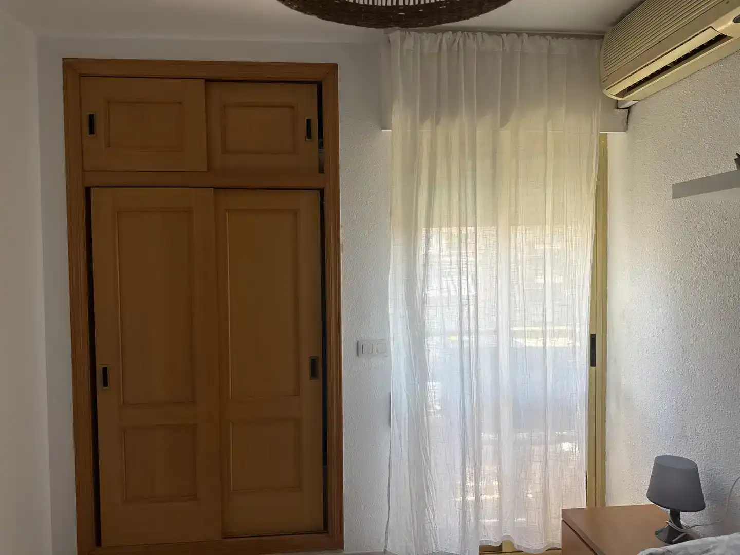 Schlafzimmer von Wohnungen zur Miete in Benicasim / Benicàssim mit Klimaanlage, Schwimmbad und Balkon
