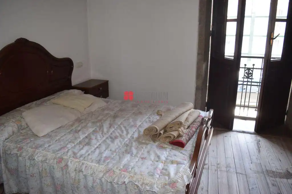 Dormitori de Casa o xalet en venda en Santiago de Compostela  amb Jardí privat