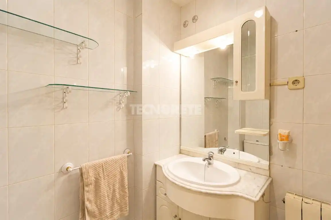 Baño de Piso en venta en Toledo con Calefacción