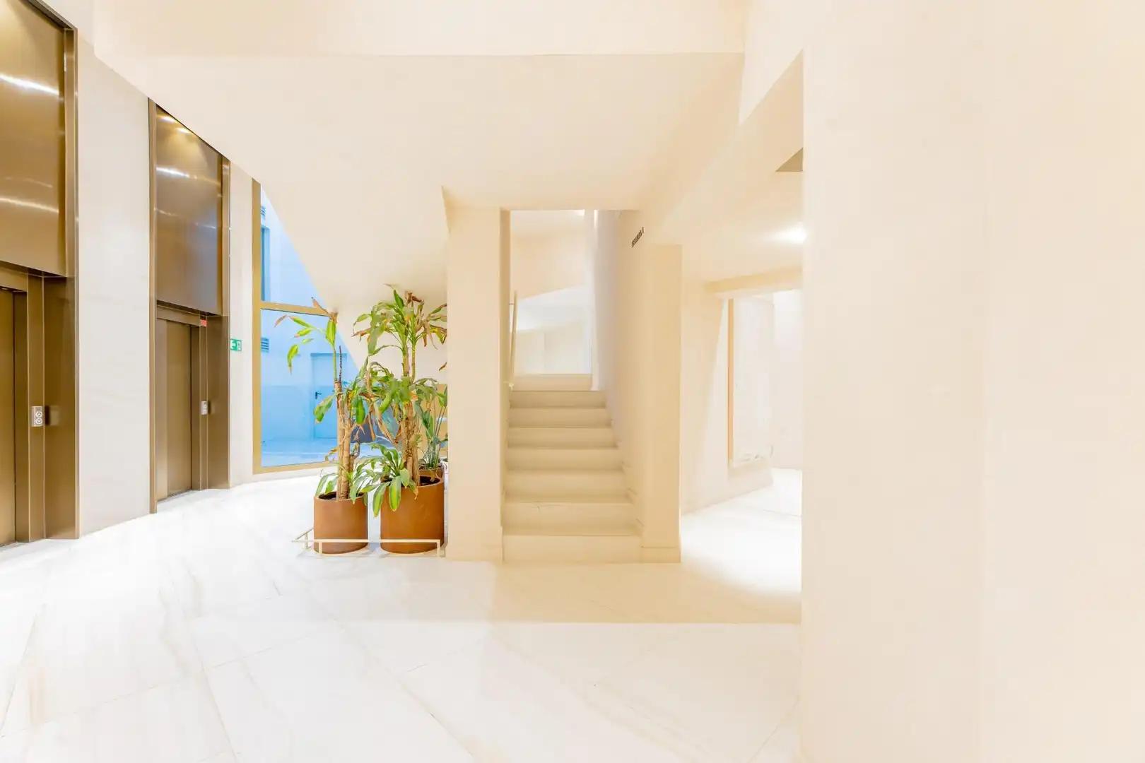 Wohnung zur Miete in Valencia mit Klimaanlage, Heizung und Privatgarten