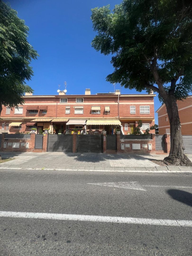 Exterior view of Single-family semi-detached for sale in  Tarragona Capital  with Air Conditioner, Heating and Private garden