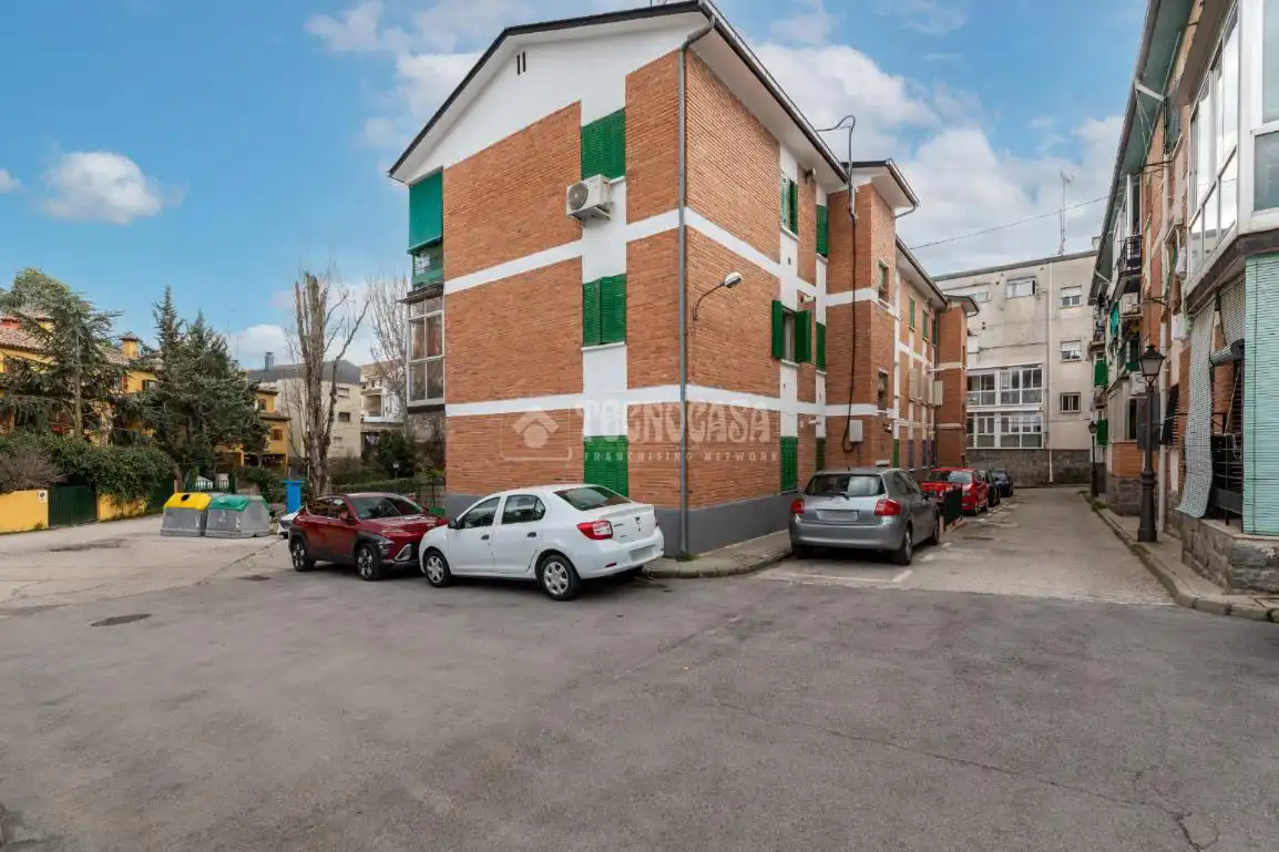Vista exterior de Piso en venta en Torrelodones con Calefacción y Terraza
