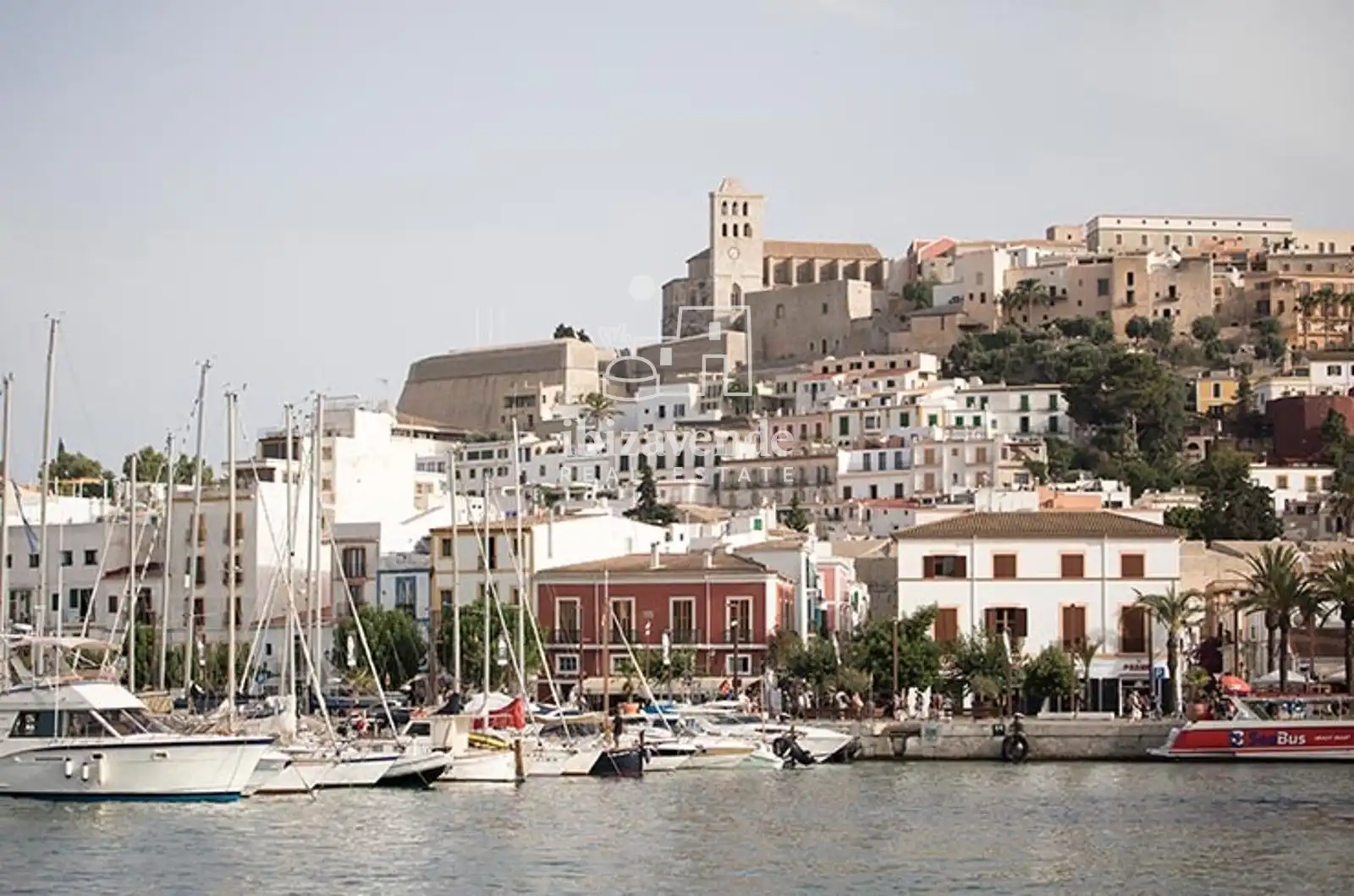 Vista exterior de Pis de lloguer en Eivissa amb Aire condicionat, Terrassa i Moblat
