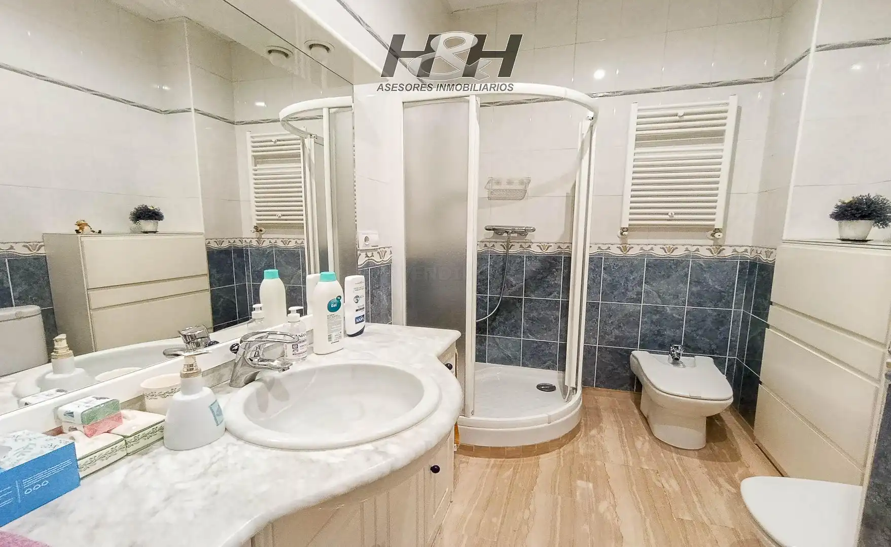 Baño de Casa o chalet en venta en Burjassot con Aire acondicionado, Calefacción y Trastero