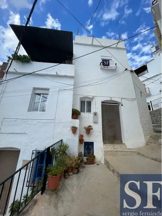 Adossat en venda a Cómpeta