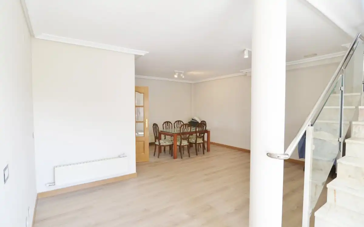 Dining room of Houses for sale in Calvarrasa de Abajo  with Heating