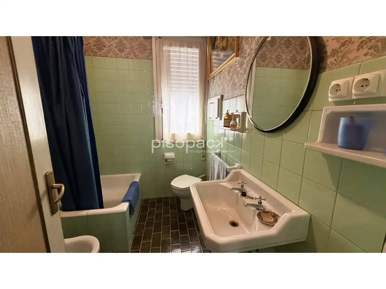 Bathroom of Flat for sale in  Pamplona / Iruña  with Heating, Parquet flooring and Storage room