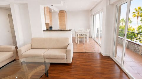 Foto 2 de Piso en venta en Centro, Estepona