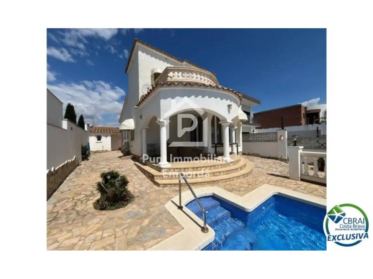 Vista exterior de Casa o xalet en venda en Empuriabrava amb Aire condicionat, Calefacció i Jardí privat