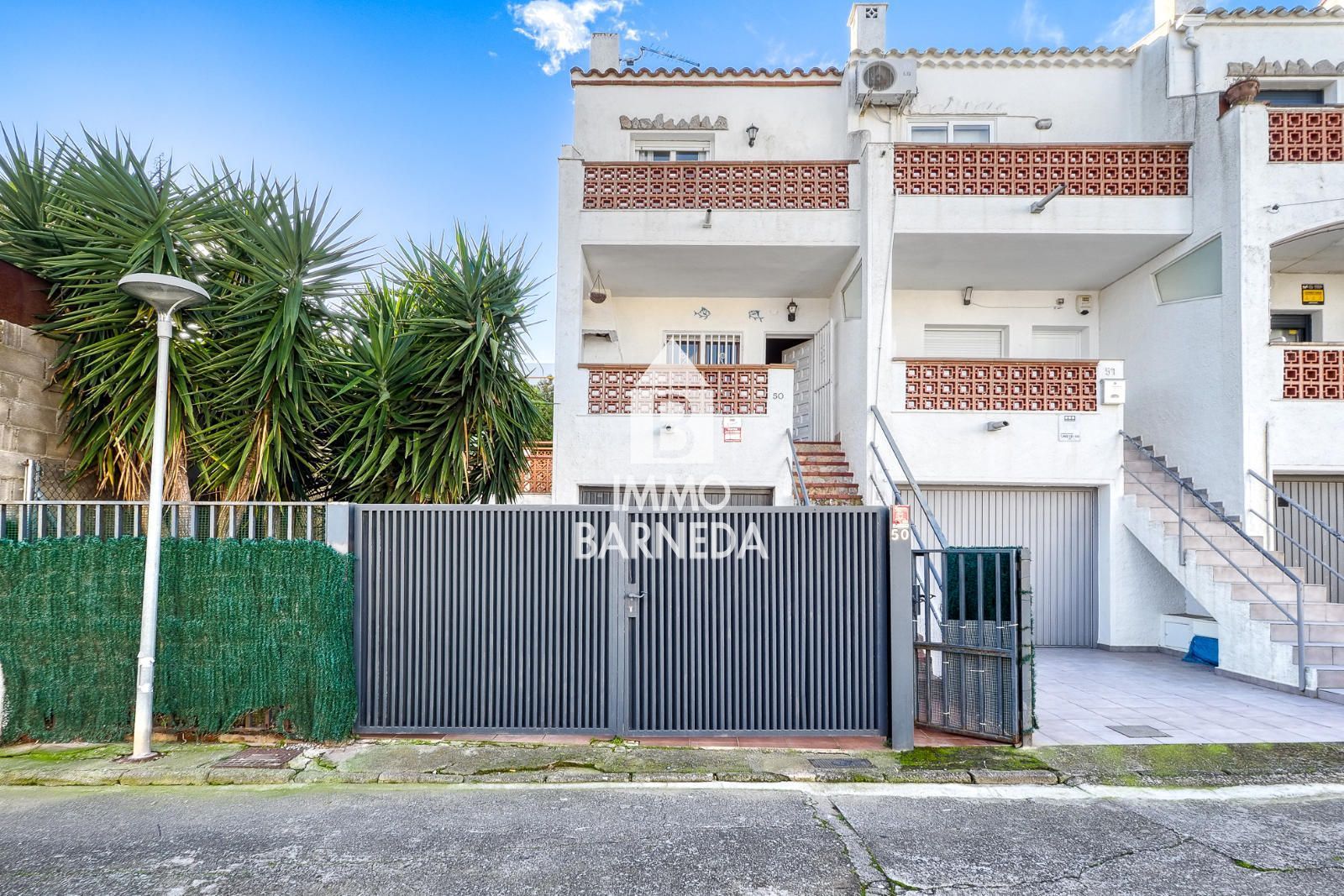 Vista exterior de Casa o xalet en venda en Roses amb Jardí privat, Terrassa i Traster