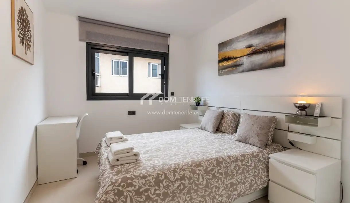 Habitación de Piso en venta en Adeje con Terraza, Trastero y Piscina