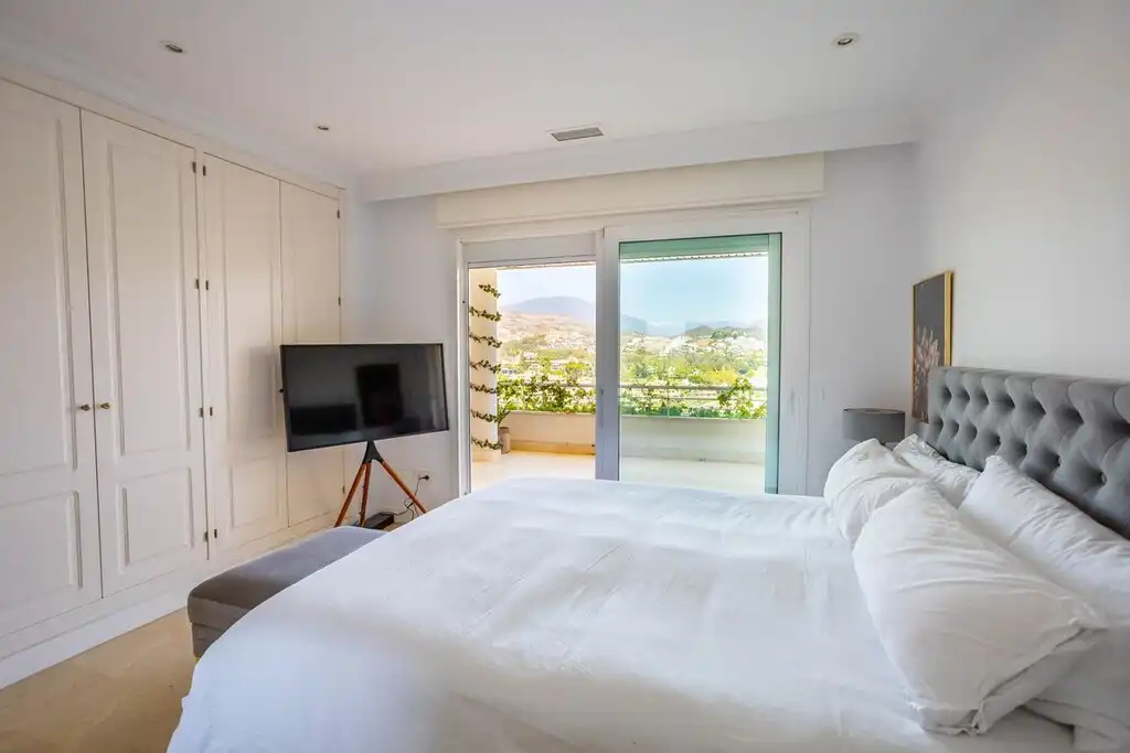 Apartament amb piscina en venda a Nueva Andalucía, imagen 6