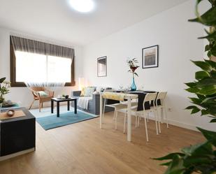 Living room of Flat for sale in L'Hospitalet de Llobregat  with Heating, Parquet flooring and Balcony