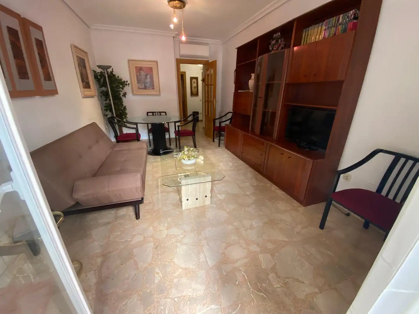 Sala de estar de Apartamento de alquiler en  Albacete Capital con Aire acondicionado, Calefacción y Amueblado