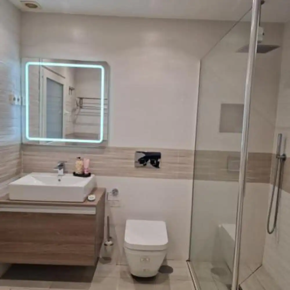Bany de Planta baixa de lloguer en Marbella amb Aire condicionat, Terrassa i Piscina