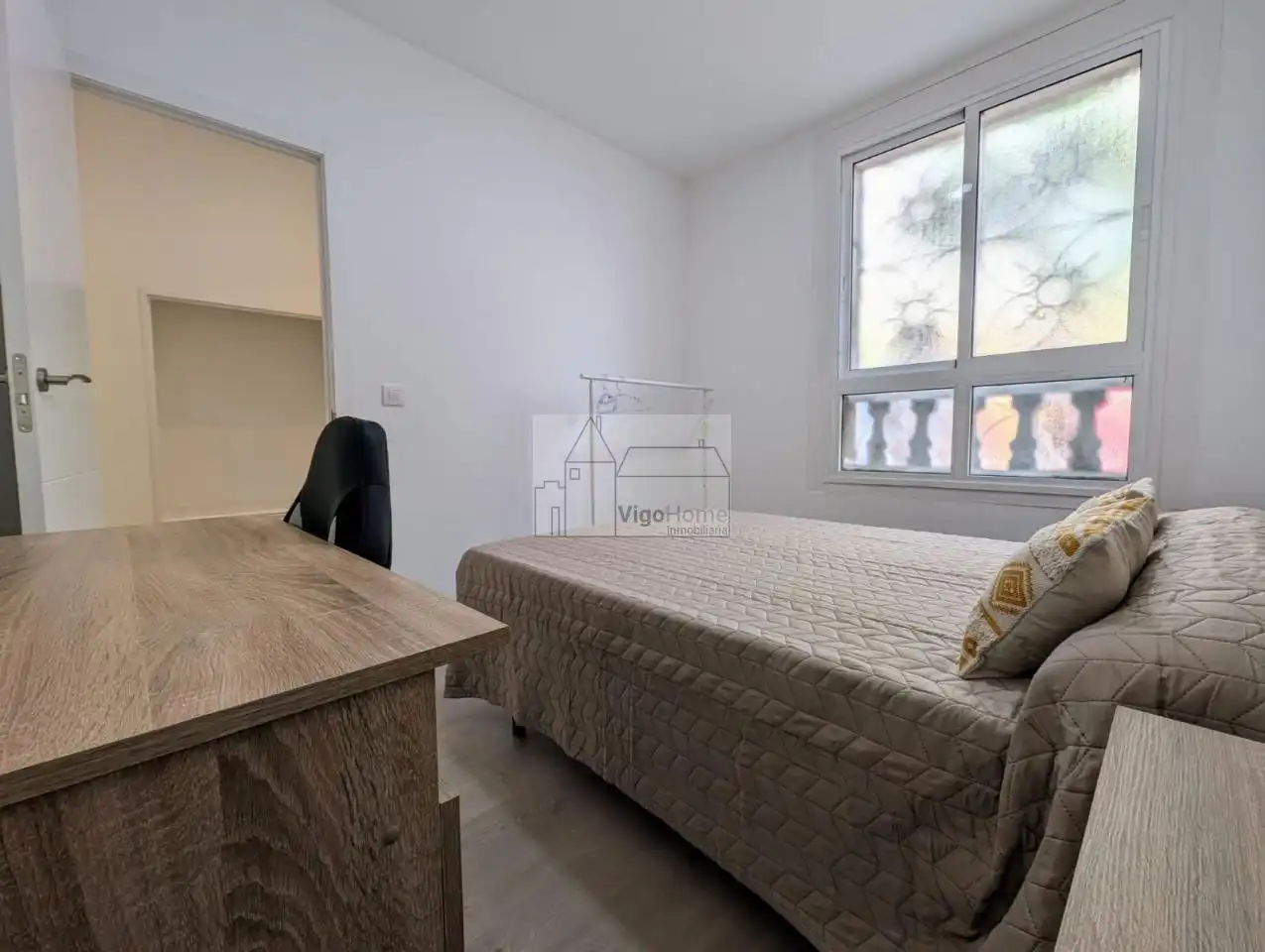 Bedroom of Flat for rent in Vigo   with Heating, Terrace and Storage room
