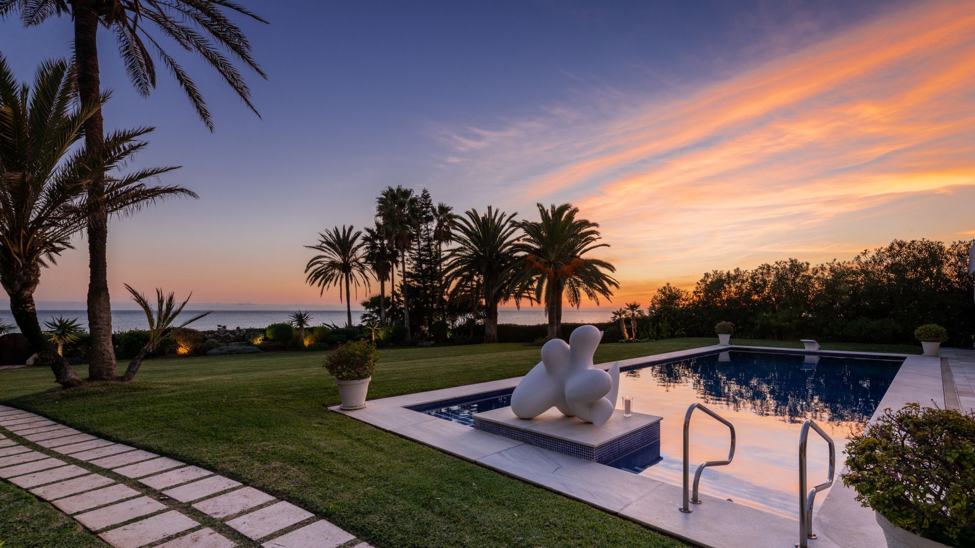 Garden of House or chalet for sale in Marbella  with Air Conditioner, Heating and Private garden