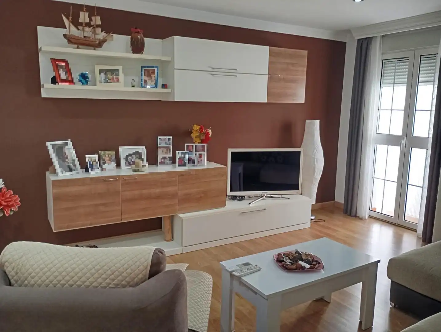 Sala d'estar de Pis en venda en Ubrique amb Balcó