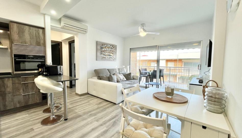 Foto 1 de Piso de alquiler en Punta Prima, Alicante