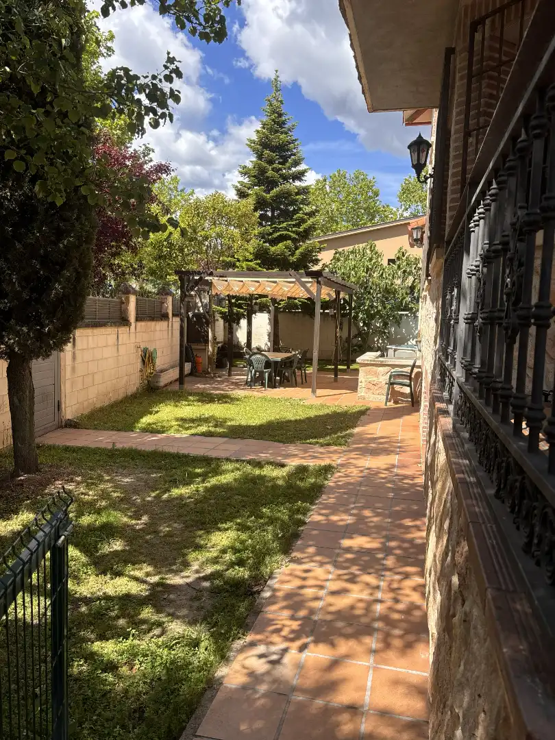 Jardí de Casa o xalet en venda en Guadarrama amb Calefacció, Jardí privat i Parquet