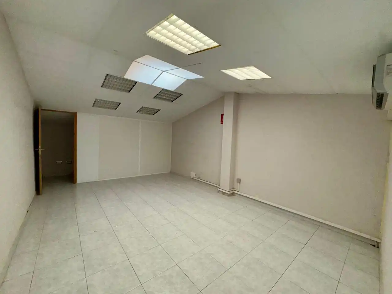 Casa adosada en venta en Montcada i Reixac con Aire acondicionado, Terraza y Trastero
