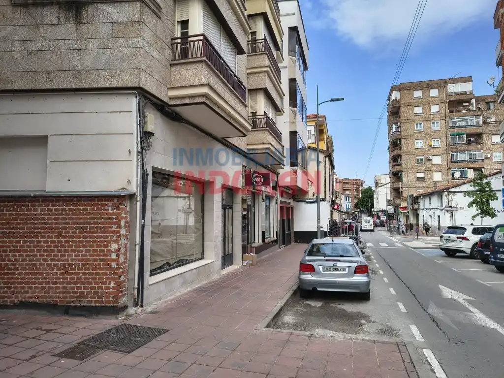 Local comercial de lloguer a Calle Antonio Concha