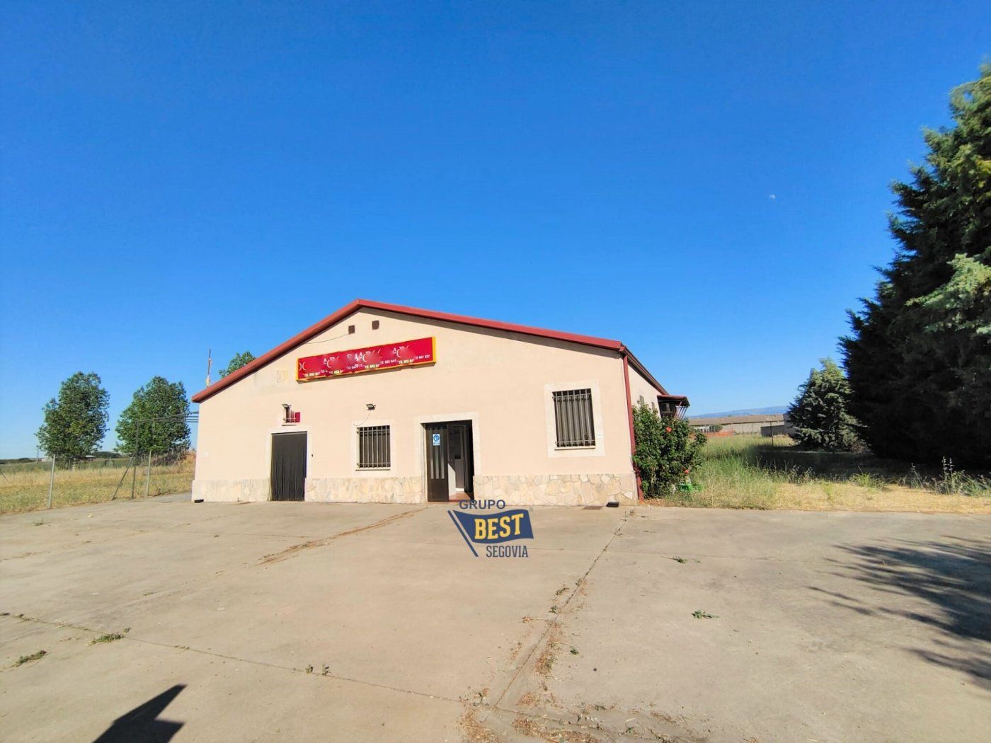 Vista exterior de Nau industrial en venda en Veganzones