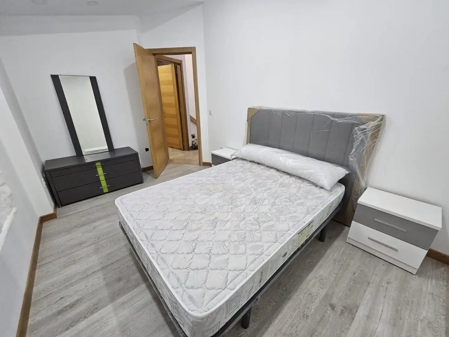 Bedroom of Flat for rent in Santiago de Compostela   with Heating, Furnished and Oven