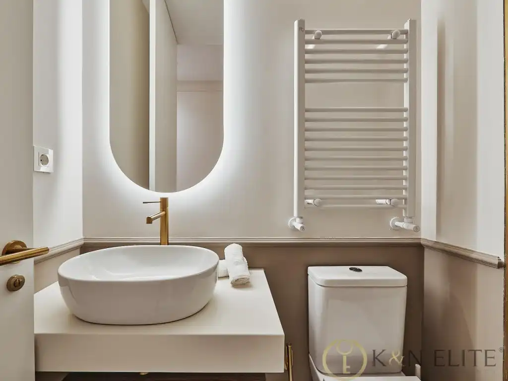 Bathroom of Attic for sale in Madrid  with Air Conditioner, Terrace and Swimming Pool