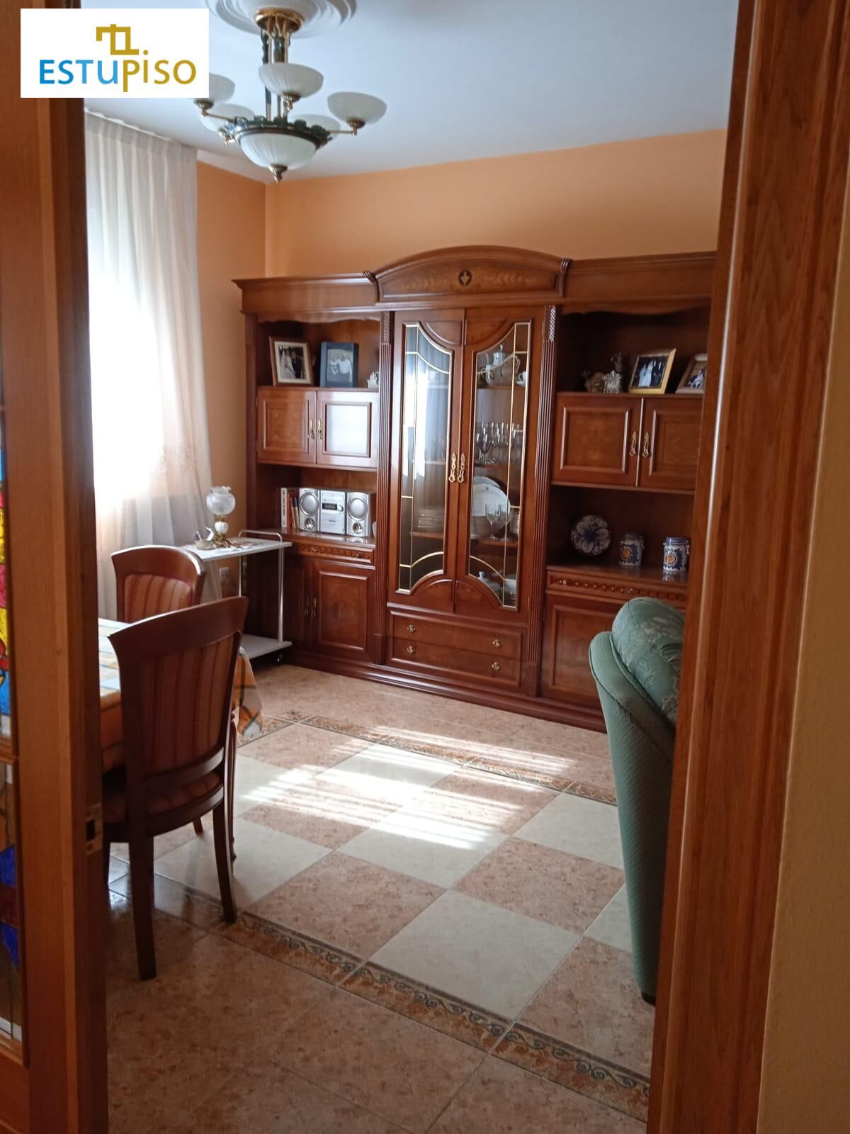 Sala d'estar de Casa o xalet en venda en Luyego amb Calefacció