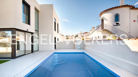 Photo 2 of Single-family semi-detached for sale in Carrer Requesens, Requesens, Girona