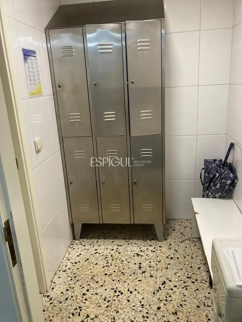 Local en venda en Anglès amb Aire condicionat i Moblat