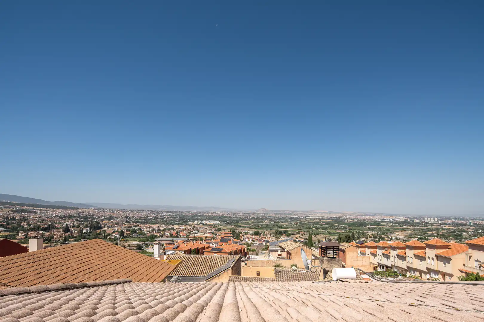 Vista exterior de Ático en venta en Huétor Vega con Aire acondicionado y Calefacción