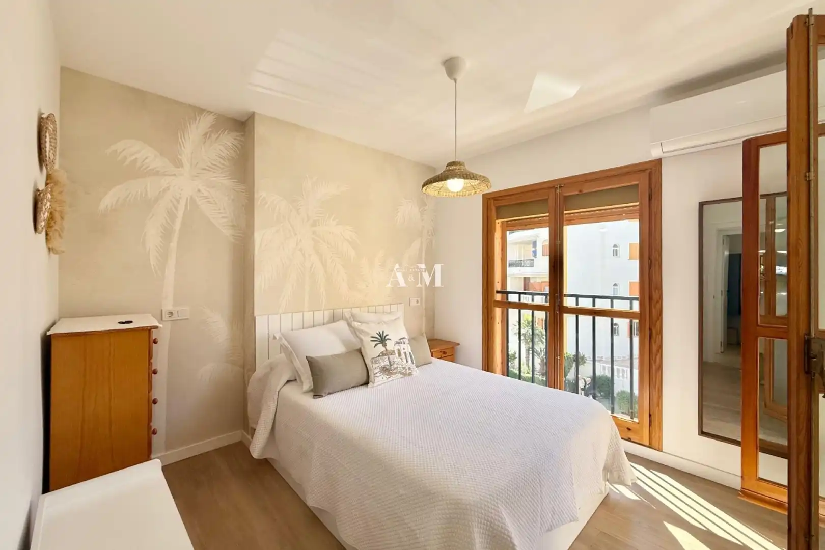 Dormitori de Apartament de lloguer en Torrevieja amb Aire condicionat, Calefacció i Parquet