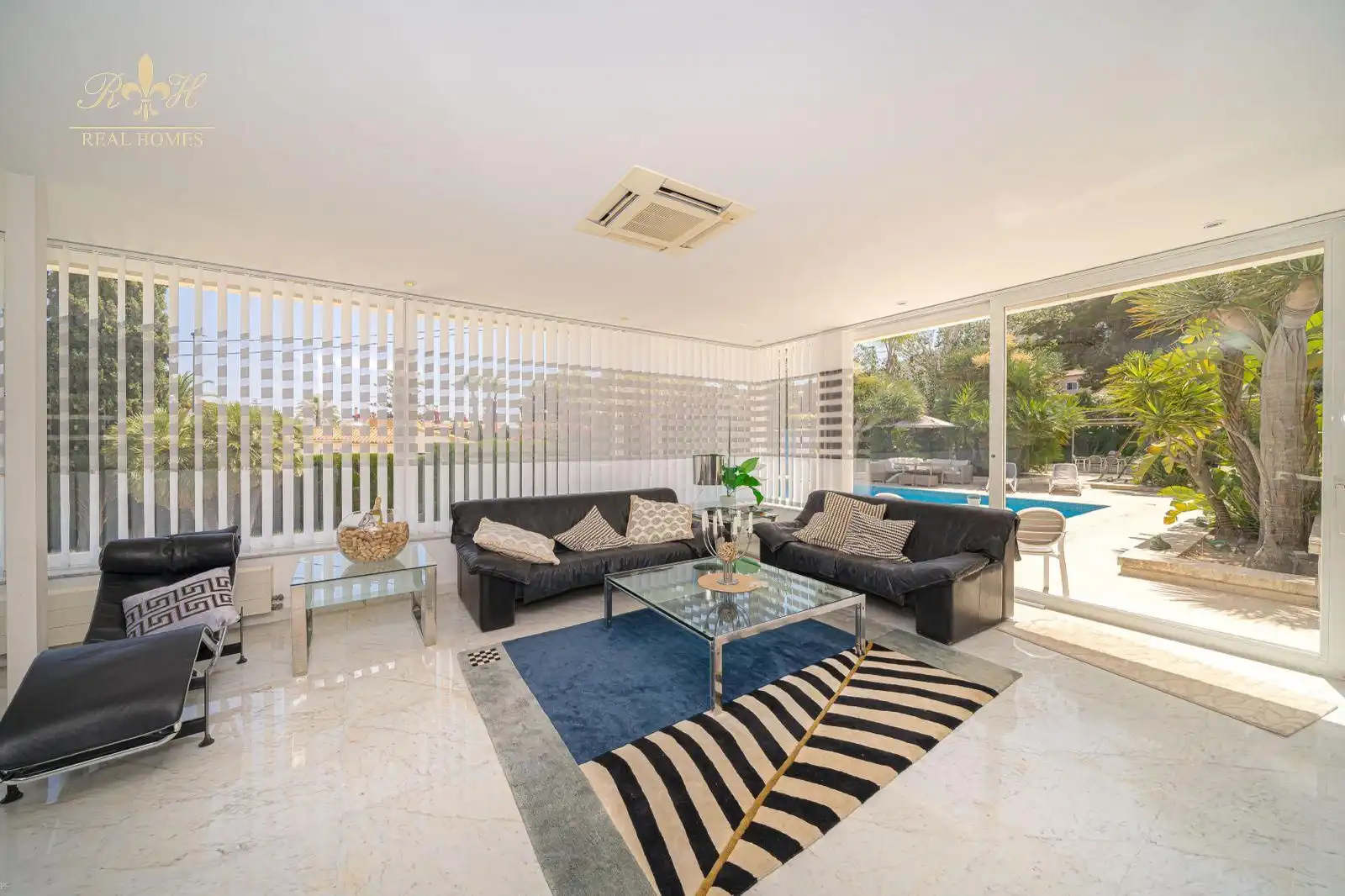 Living room of Houses for sale in L'Alfàs del Pi  with Air Conditioner, Terrace and Swimming Pool